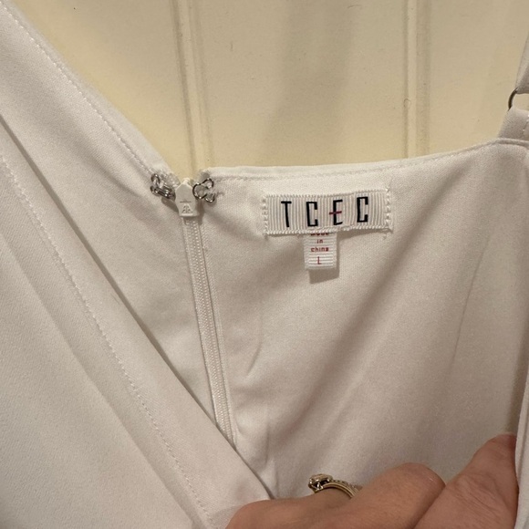 TCEC one shoulder white dress - Picture 4 of 4
